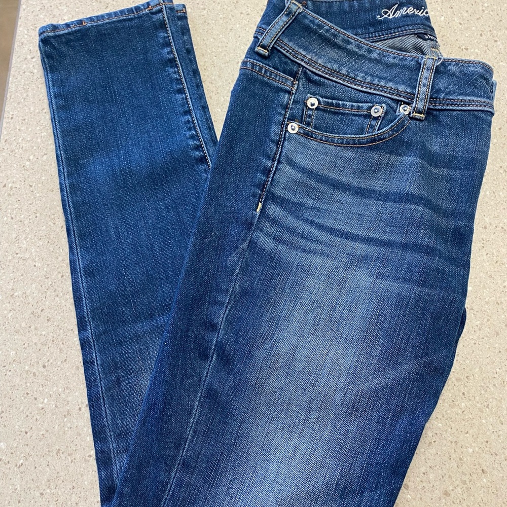 American Eagle Skinny Jeans…..size 4